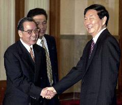 Vietnamese premier in China